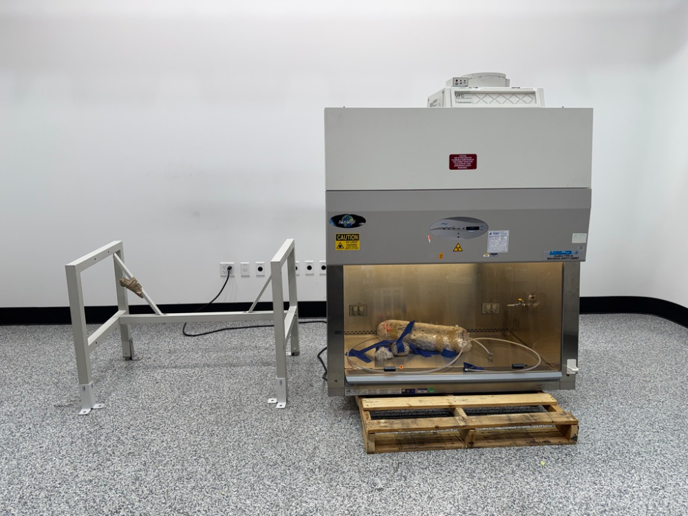 Image of Nuaire LabGard ES Class II Type A2 4' Biological Safety Cabinet